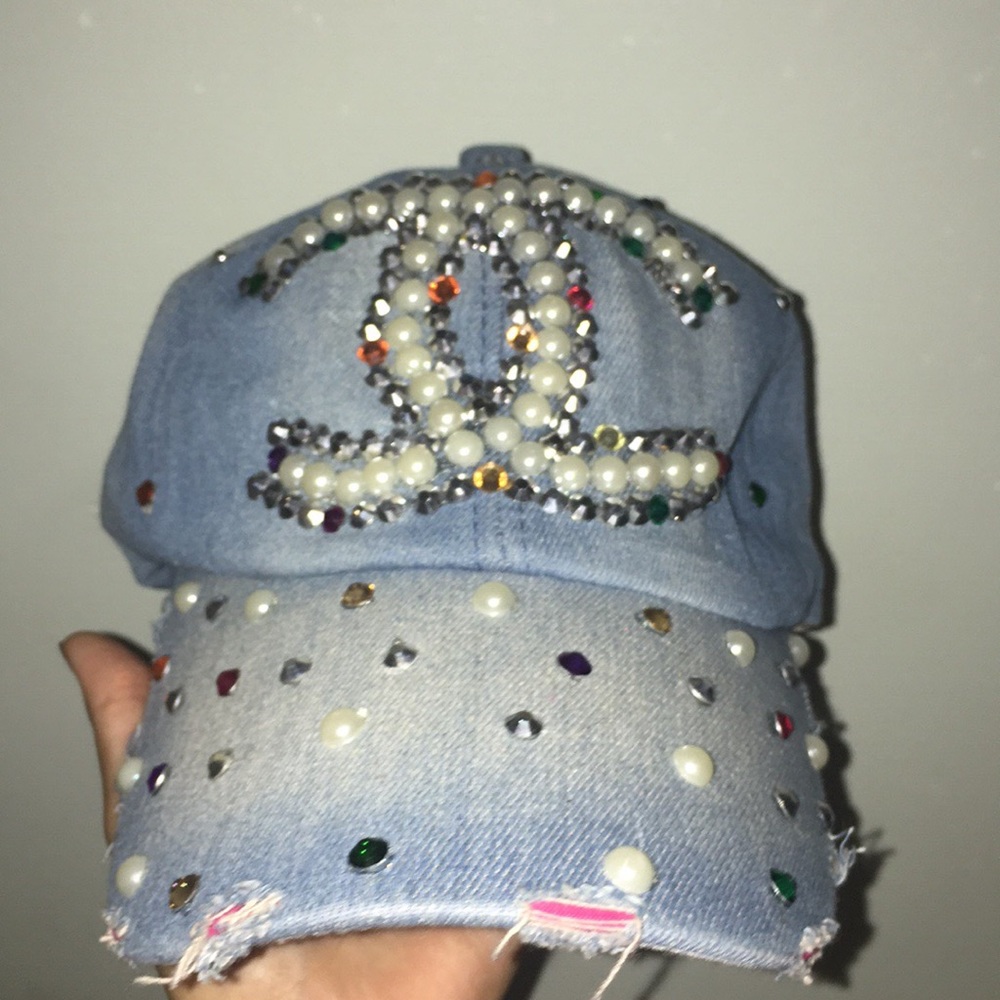 ☀️•BEDAZZLED BASEBALL CAP•☀️